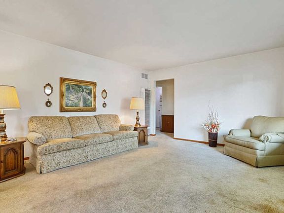 5th image of 243 E Kentucky St