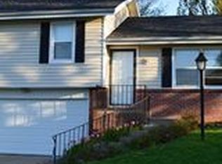 7215 Walker Ave, Lincoln, NE 68507