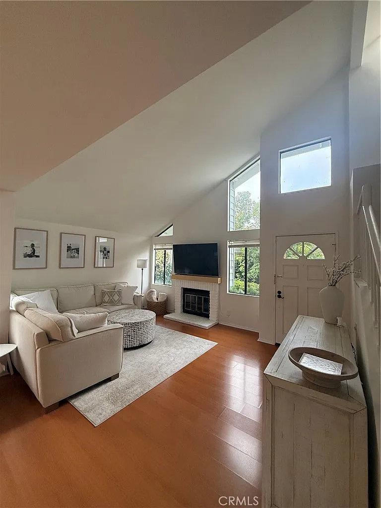 Building Photo - 49 Amberleaf