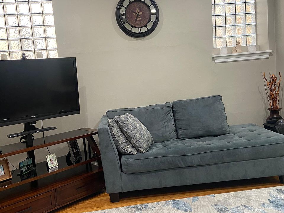1st image of 1839 W Lunt Ave APT 2