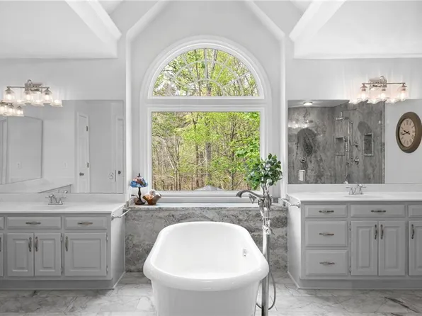 2550 Ridgehurst Dr, Buford, GA 30518