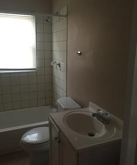 994 Poplar St — Photo 4