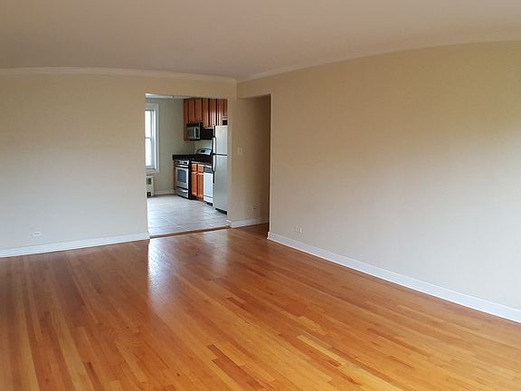 5th image of 2954 W Arthur Ave APT 3E