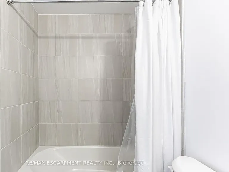 470 Dundas St E #326 — Photo 12