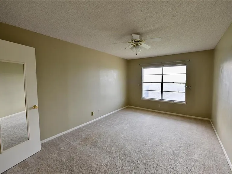 100 Royal Way Dr #4D — Photo 20