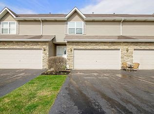 1221 Alexandria Dr #1221, Sycamore, IL 60178