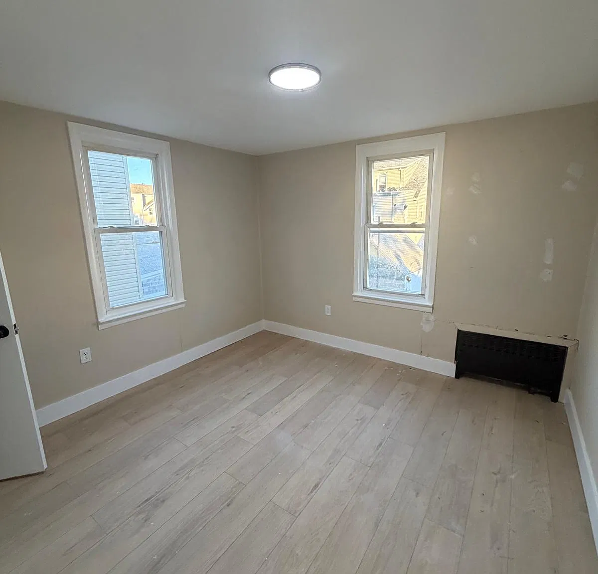 3 bed, $2,400 — Photo 4