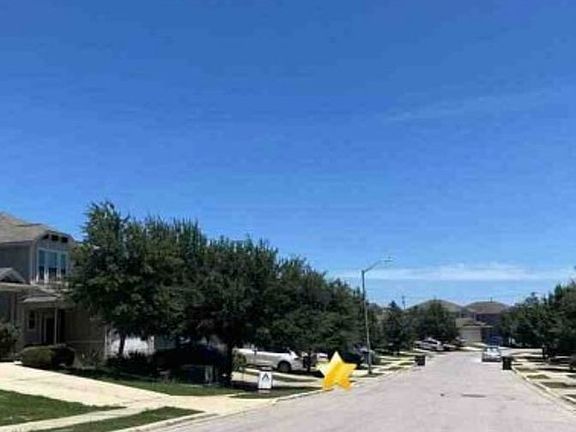 Exterior Neighborhood (street photo)