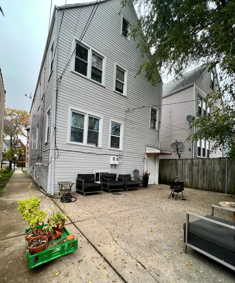 Photo 2 of 16 - 2909 N Lawndale Ave #G - Chicago, IL Backyard - 2909 N Lawndale Ave #G