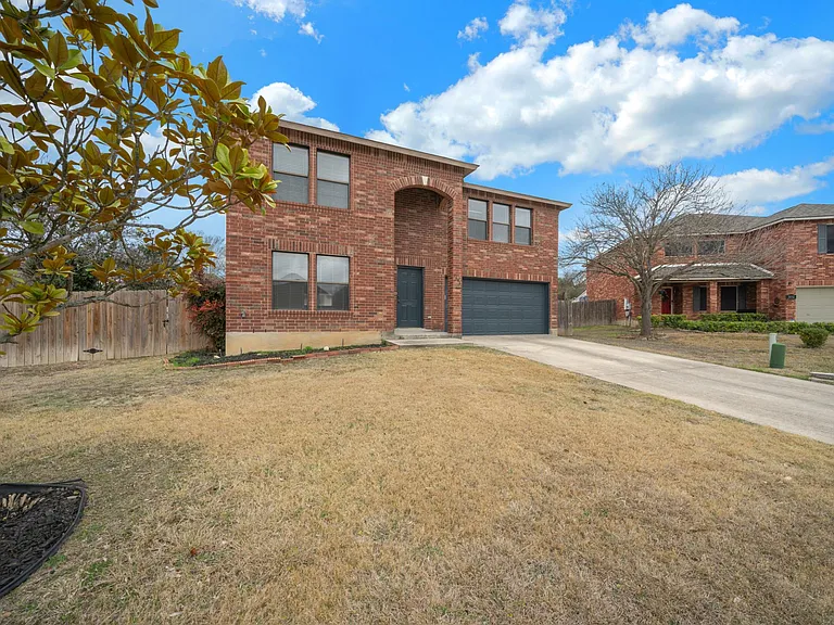 1688 Fir Cir — Photo 2