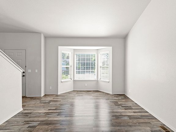 5th image of 5303 E Woodland Dr