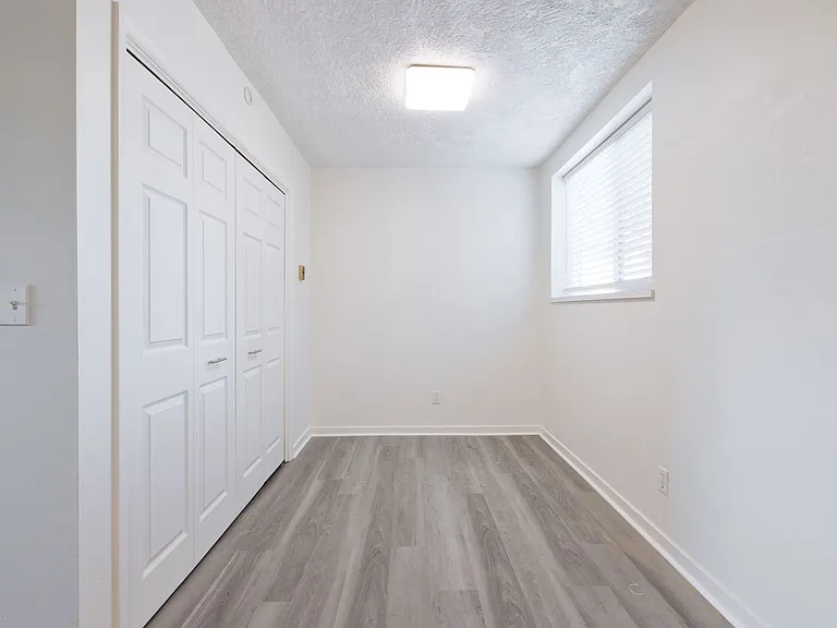 360 N Woodruff Ave #1-4 — Photo 9