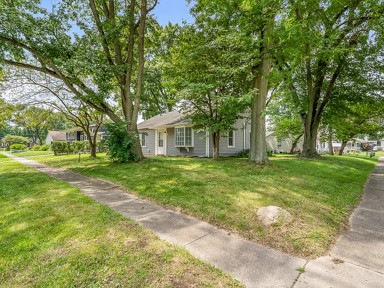 2360 Arrow St — Photo 26