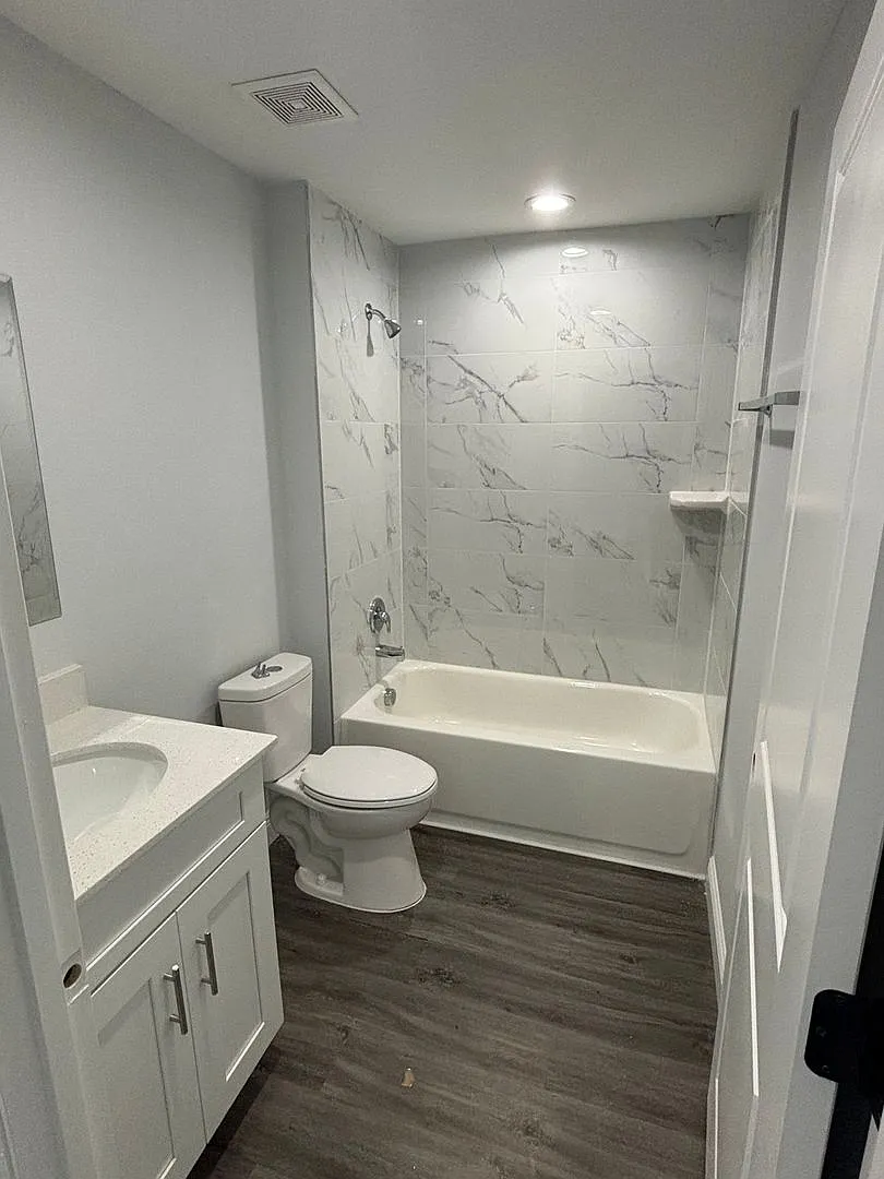 Like New Designer Home 3/2 Ready For New Family — Photo 4