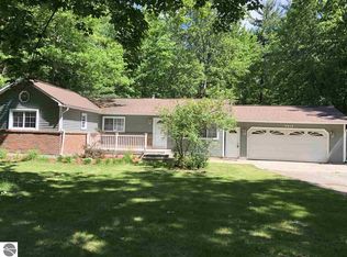 3619 Forest Lakes Dr, Traverse City, MI 49696