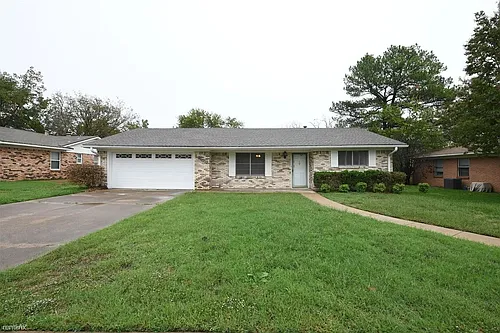 1607 Anthony St Photo 1