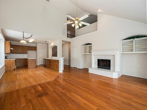2nd image of 4621 Gardenia Way