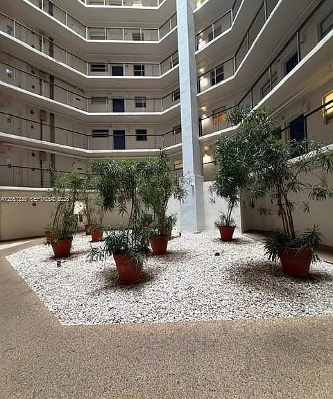 1881 Washington Ave #6A — Photo 15