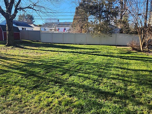 4th image of 1642 N Hills Ave