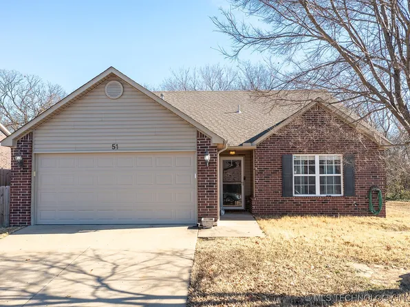51 E Fairlane Dr, Sapulpa, OK 74066