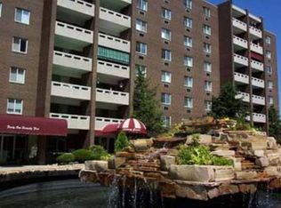 4185 Ivanhoe Dr APT 813, Monroeville, PA 15146