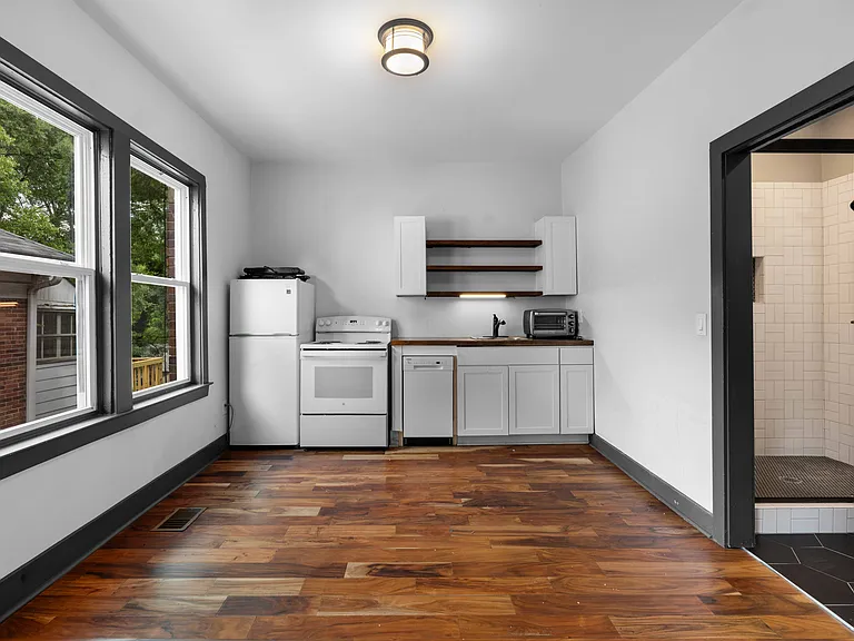 384 Altoona Pl SW #A — Photo 7