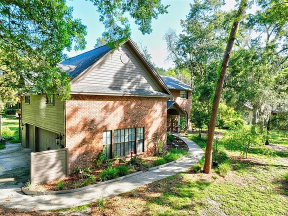 5th image of 908 Oak Hollow Pl