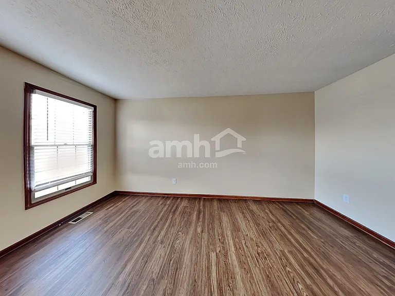 5829 Sharets Dr — Photo 5