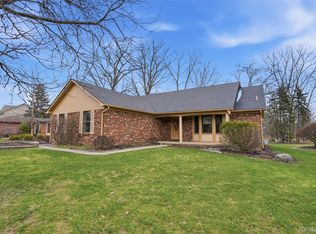 1669 Snowden Cir, Rochester Hills, MI 48306