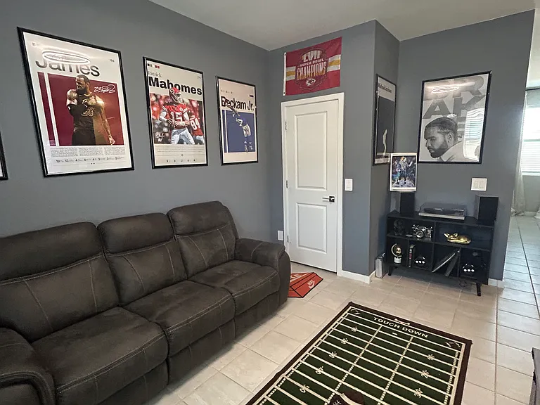 2933 E Hayden Rose Ave — Photo 5