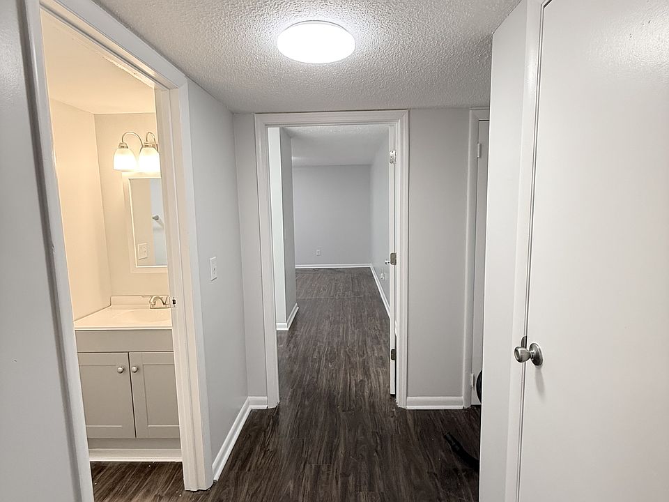 1st image of 810 65th Ave N