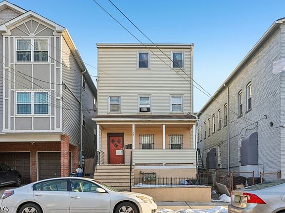 2nd image of 48 Atlantic St