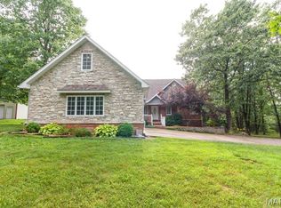 20145 Providence Dr, Lebanon, MO 65536