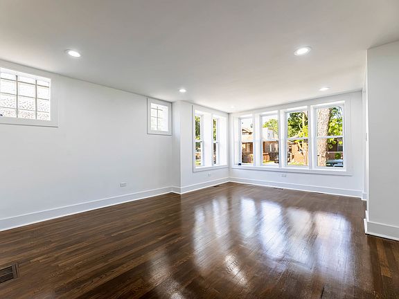 3rd image of 8025 S Euclid Ave