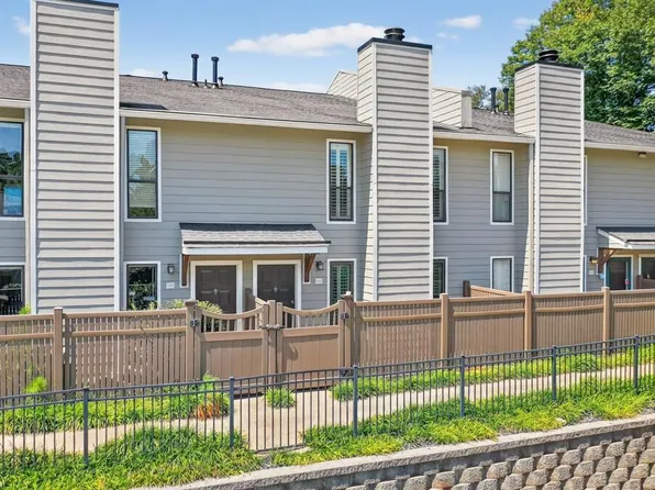 110 Park Ridge Cir, Marietta, GA 30068