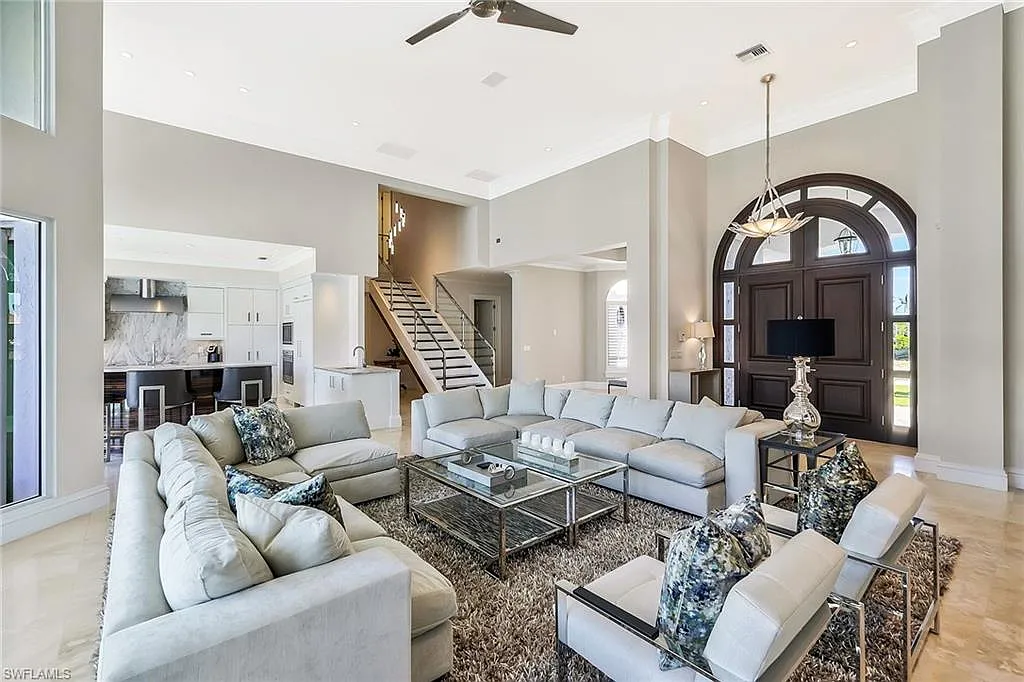 4 bed, 6.0 bath, 4119 sqft, $40,000 — Photo 4