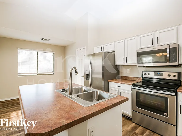 3141 W Sunland Ave — Photo 7