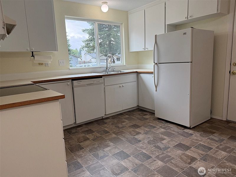 5th image of 12518 42nd Avenue NE