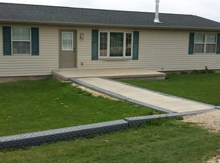 11938 S Katzenberger Rd, Mount Carroll, IL 61053