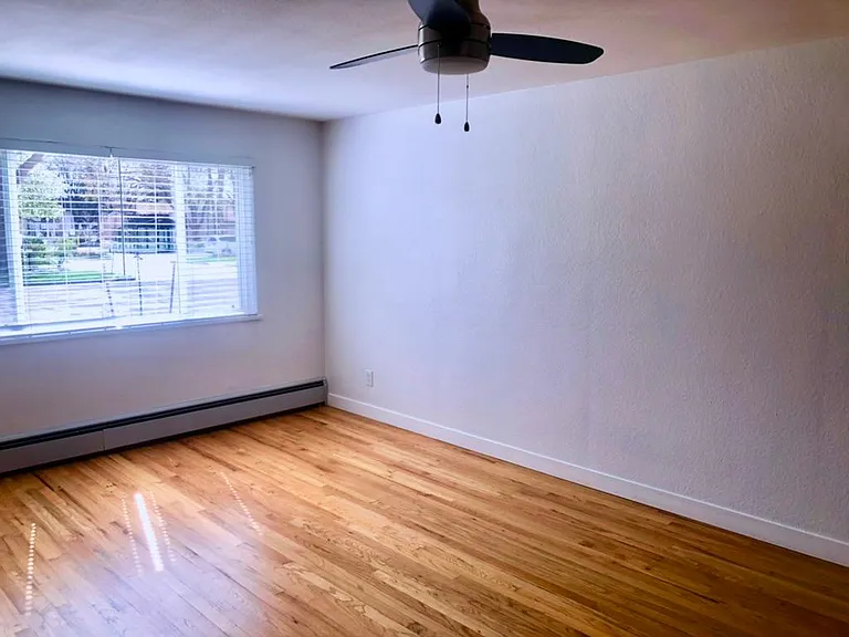 521 Terry St #10 — Photo 6
