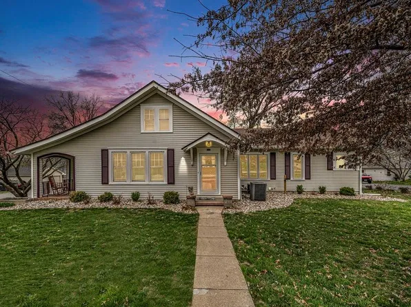 500 Maple Ave, Smithville, MO 64089