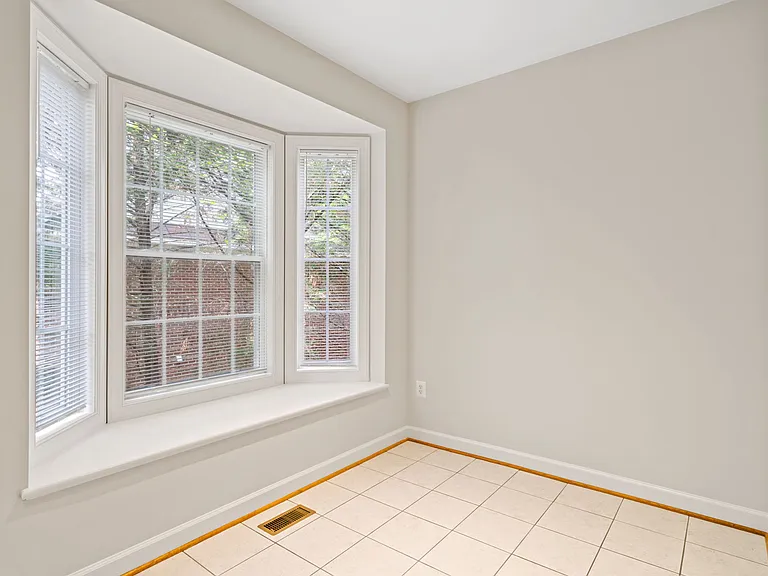 788 N Wakefield St — Photo 10
