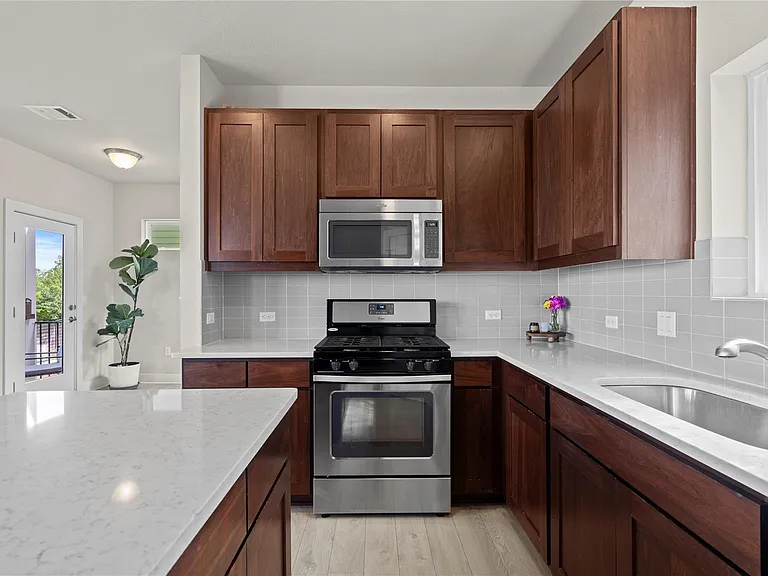 2900 Pither Ln #295C — Photo 10