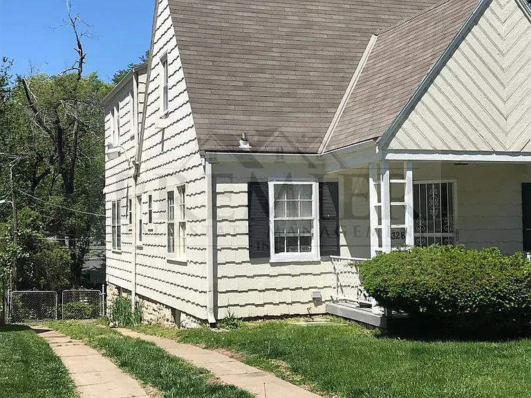 6328 College Ave — Photo 2