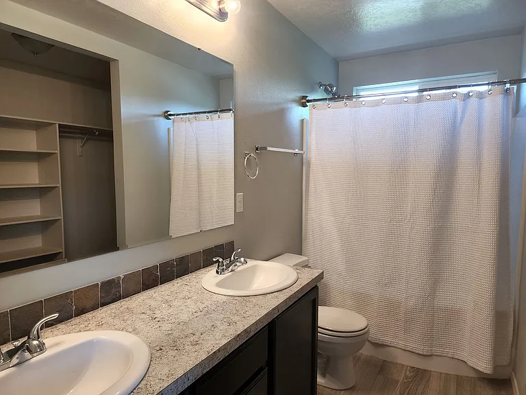 10001 W Irving St — Photo 13