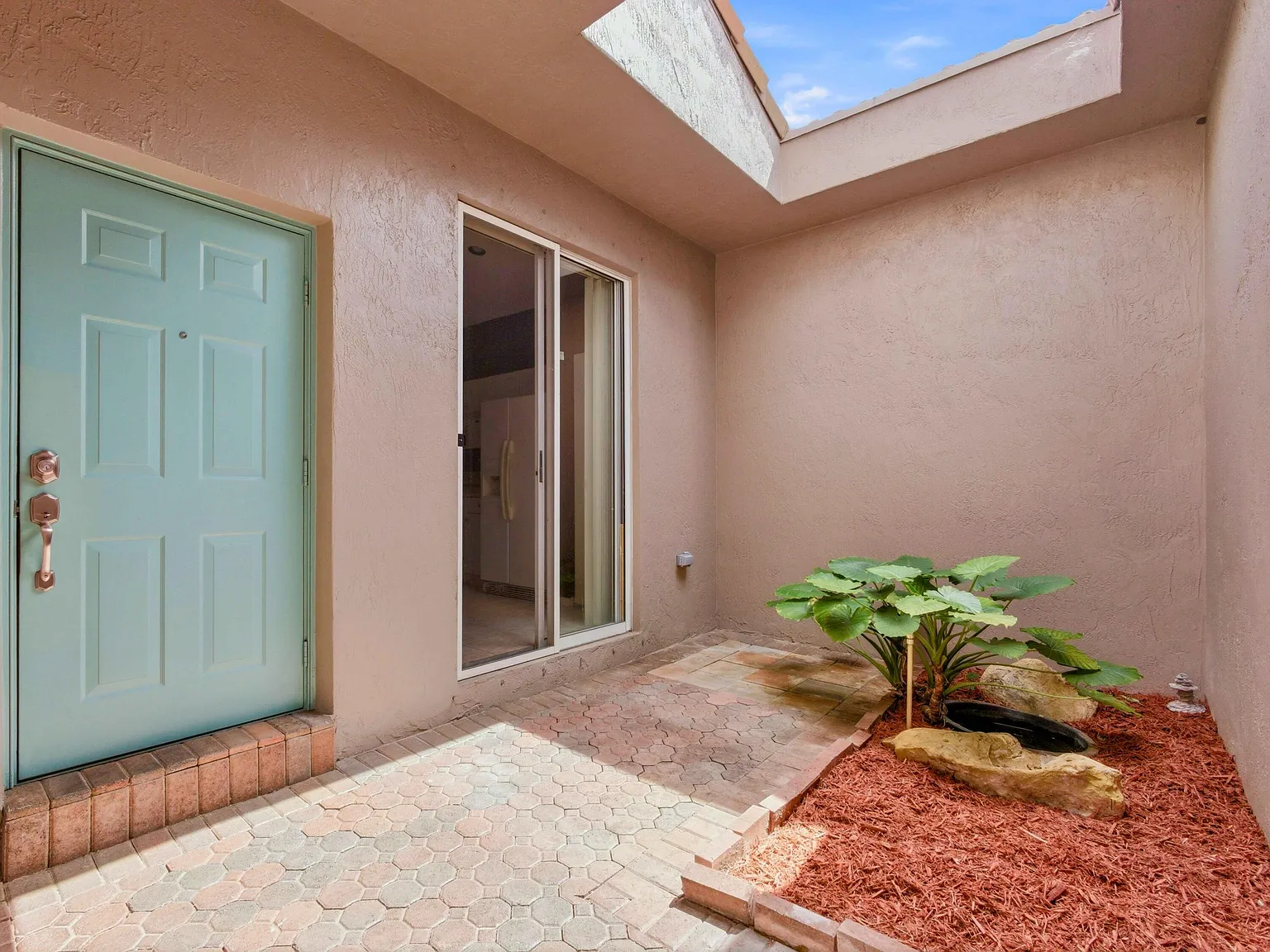 2 bed, 2.0 bath, 1320 sqft, $2,950 — Photo 3