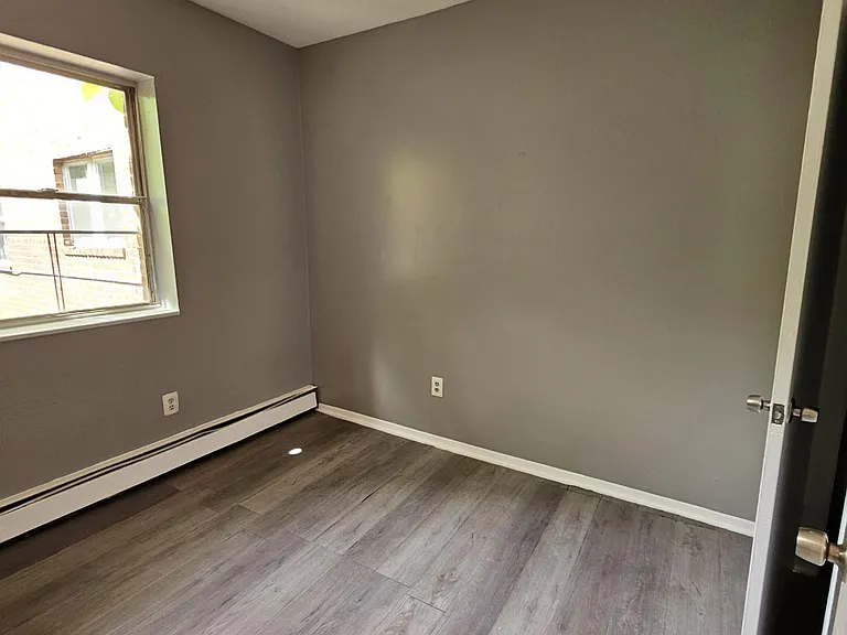 45 Bragaw Ave #3A — Photo 8