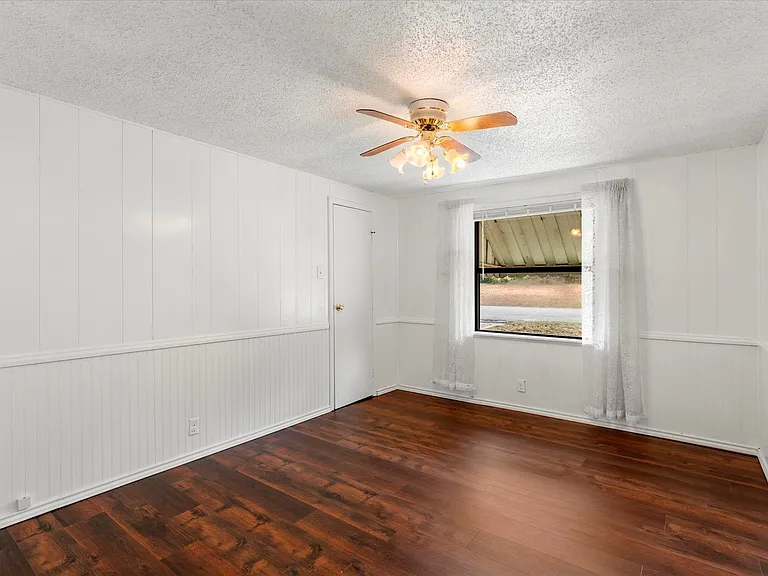 602 Legendary Ln — Photo 22