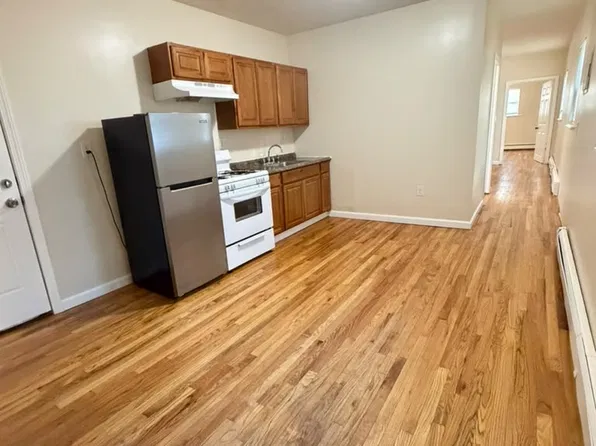 428 Ferry St #3F, Everett, MA 02149