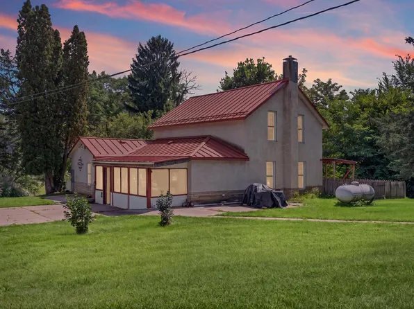 5826 County 21, La Crescent, MN 55947
